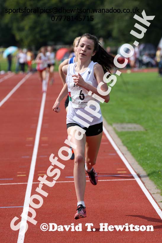Womens 1500 metres at the Northern Inter-Counties under-17s and 15s at Witton Park, Blackburn. Photo: David T. Hewitson/Sports for All Pics